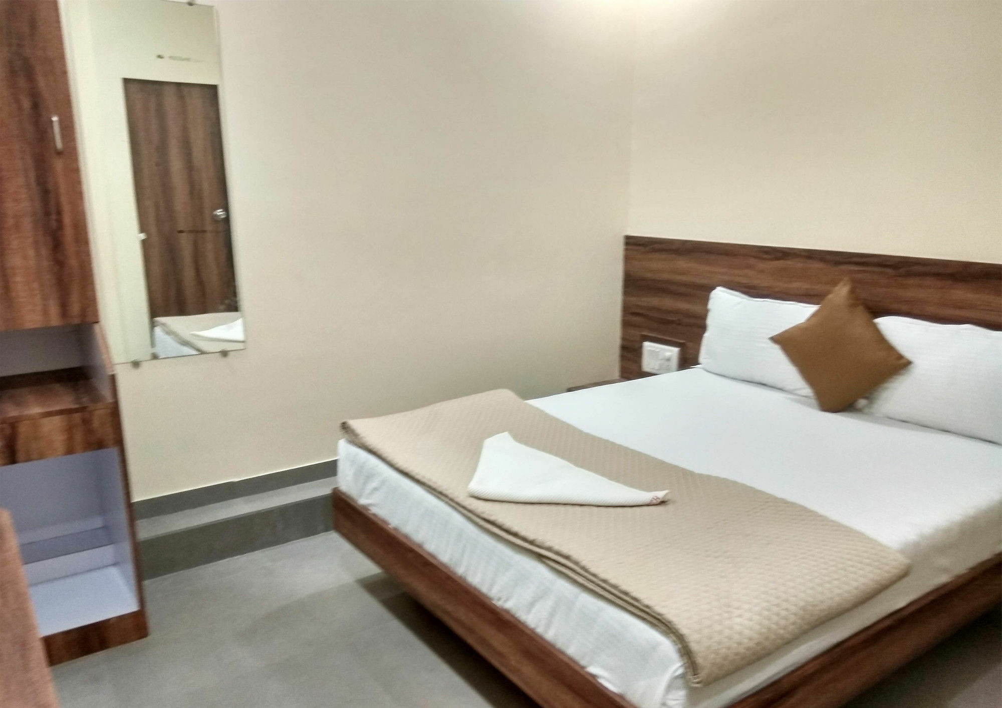 Terminus Square Hotel Kurla Buitenkant foto