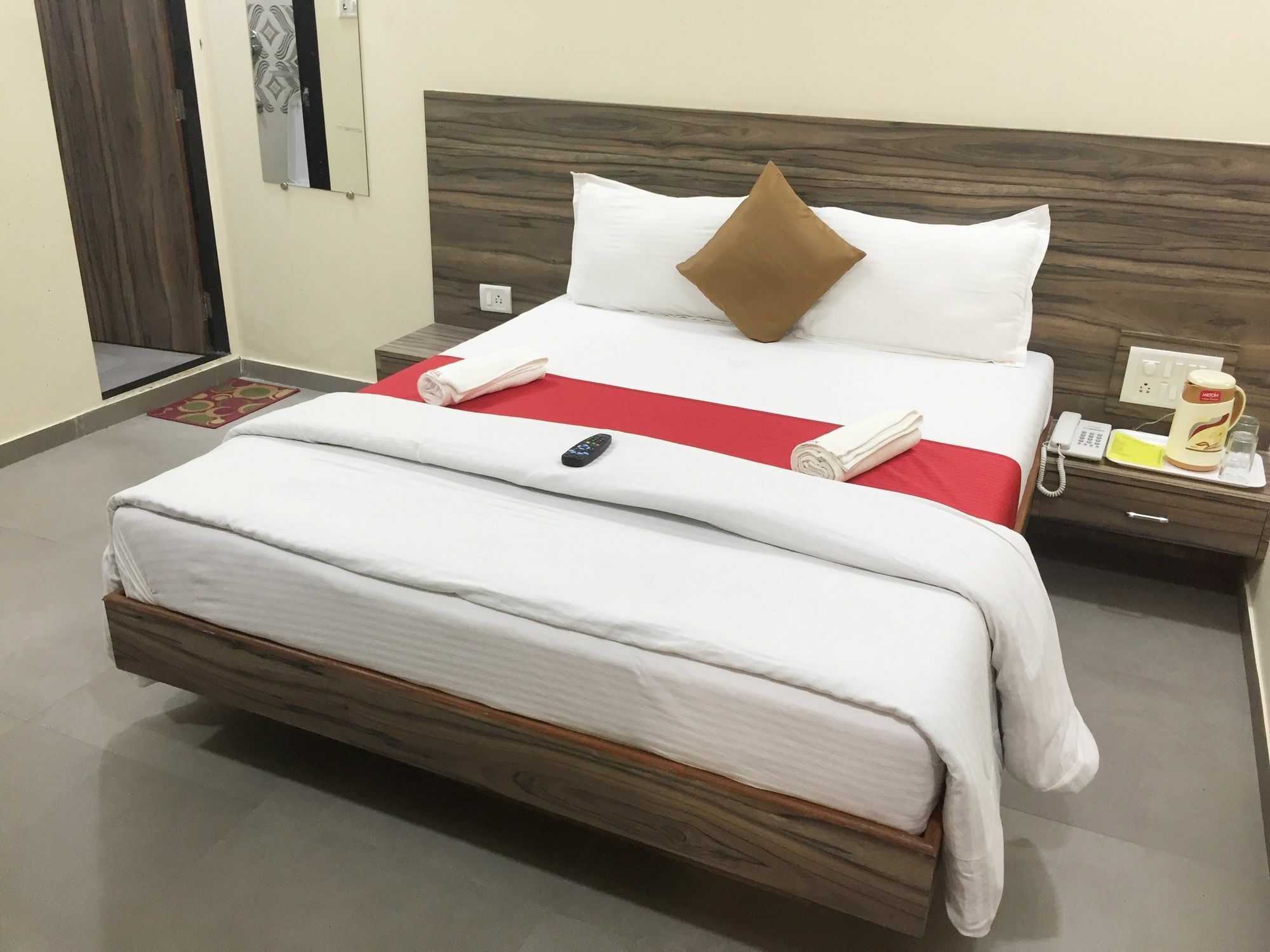 Terminus Square Hotel Kurla Buitenkant foto