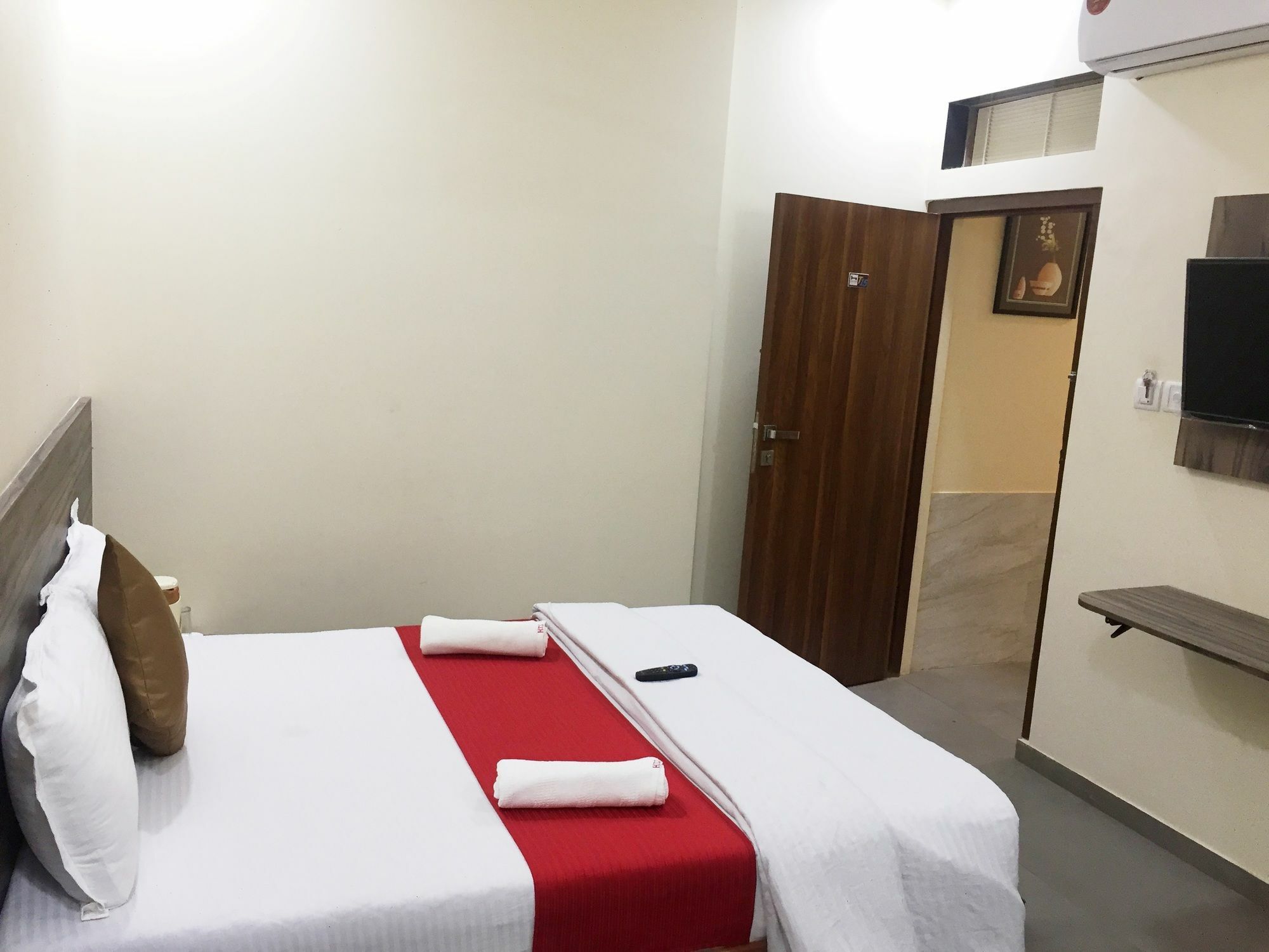 Terminus Square Hotel Kurla Buitenkant foto