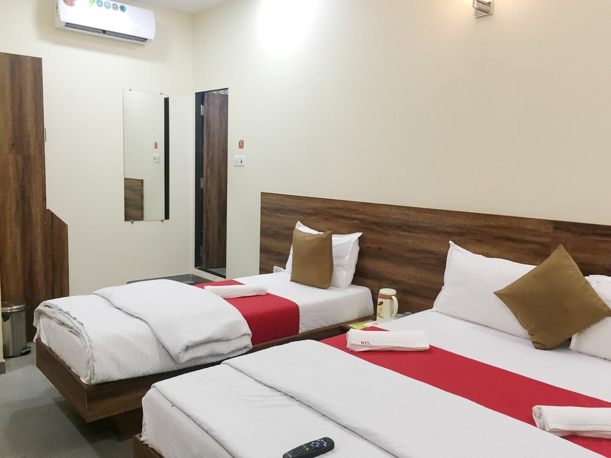 Terminus Square Hotel Kurla Buitenkant foto